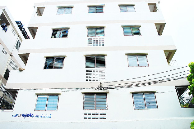 Condo · Wang Thonglang, bangkok — photo 2