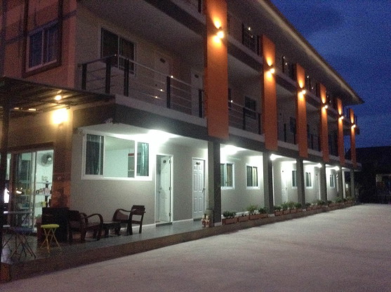 Condo — photo 2