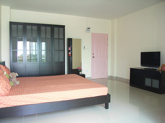 Condo · Mueang Chon Buri, chon_buri — photo 1