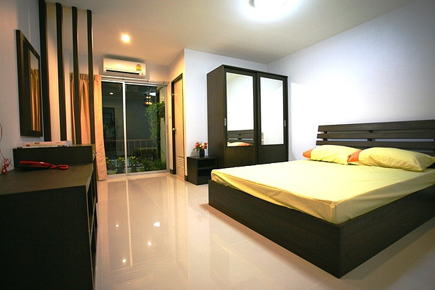 Condo · Wang Thonglang, bangkok — photo 4