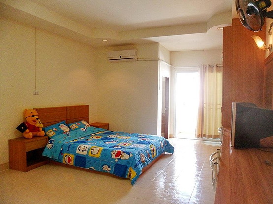 Condo — photo 2