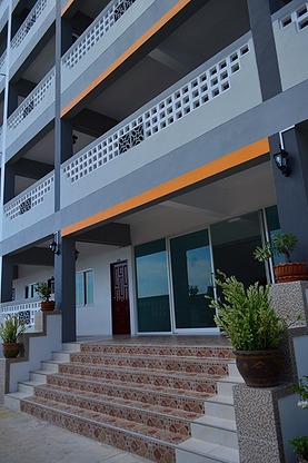 Condo — photo 1