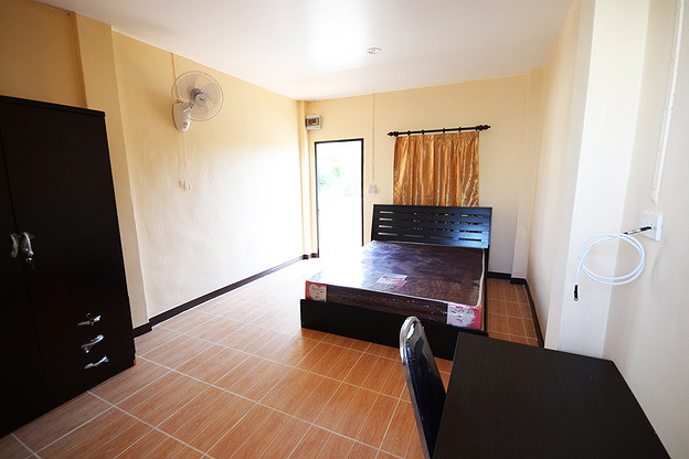 Condo — photo 2