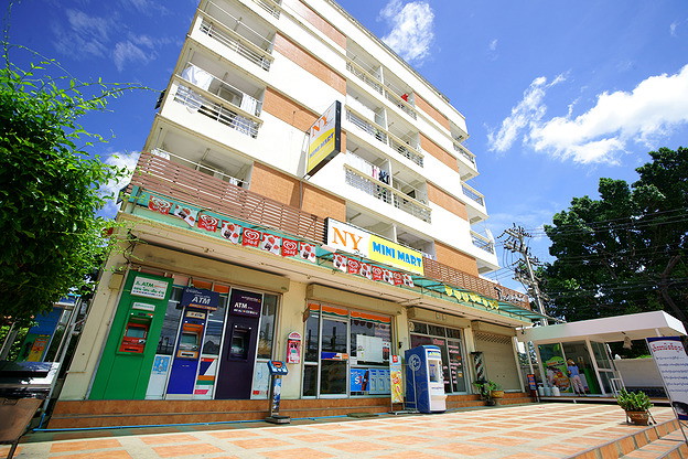 Condo — photo 1