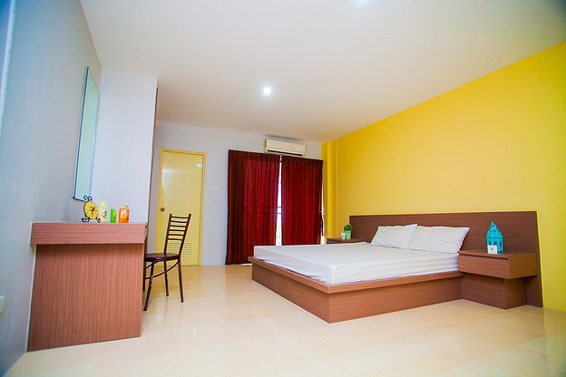 Condo · Mueang Chon Buri, chon_buri — photo 5