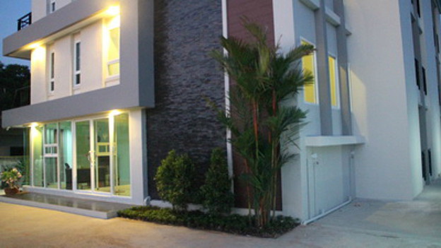 Condo — photo 2