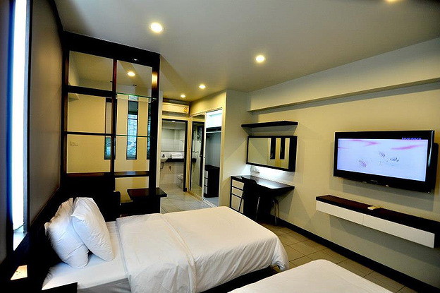 Condo · Bang Na, bangkok — photo 1