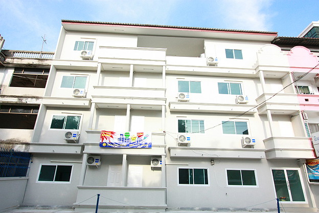 Condo · Bang Kapi, bangkok — photo 1