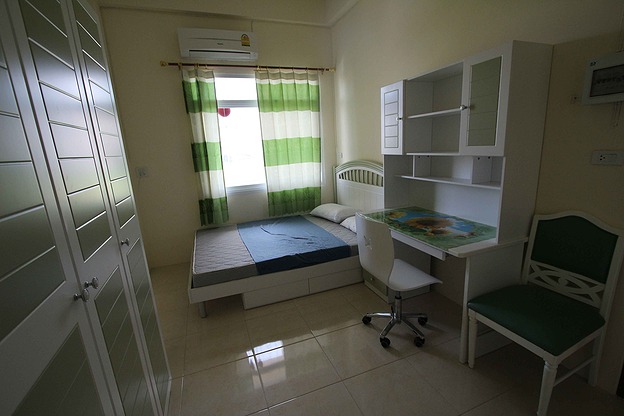 Condo — photo 2
