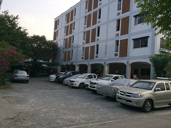 Condo · Phra Khanong, bangkok — photo 1