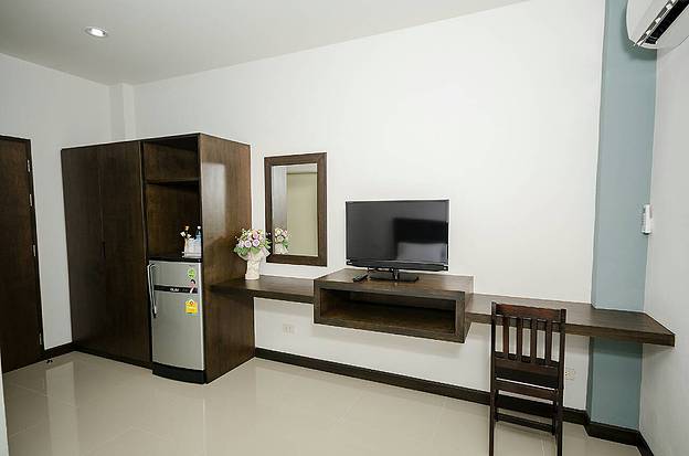 Condo — photo 2