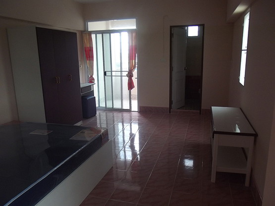 Condo · Mueang Chon Buri, chon_buri — photo 2