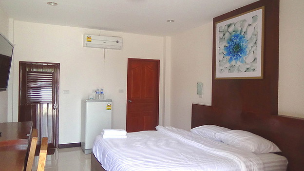 Condo — photo 2