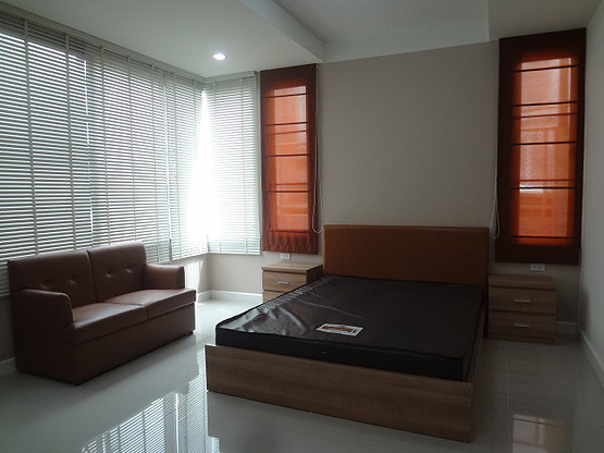 Condo · bangkok — photo 2