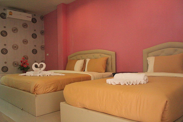 Condo — photo 2