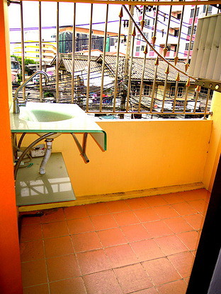 Condo · Wang Thonglang, bangkok — photo 1
