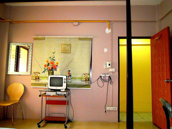Condo · Wang Thonglang, bangkok — photo 2