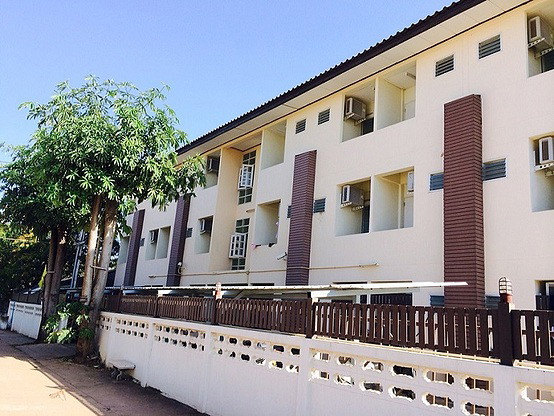 Condo — photo 1