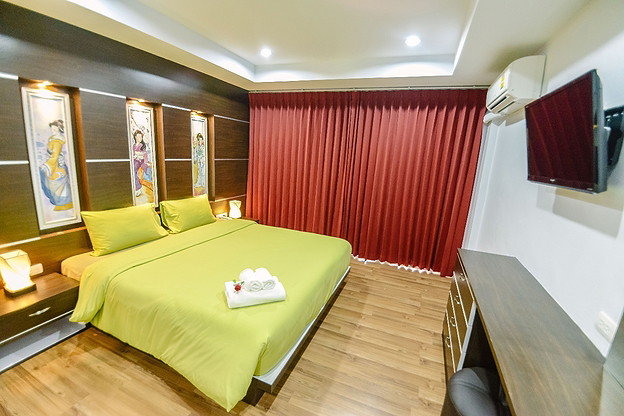 Condo — photo 1