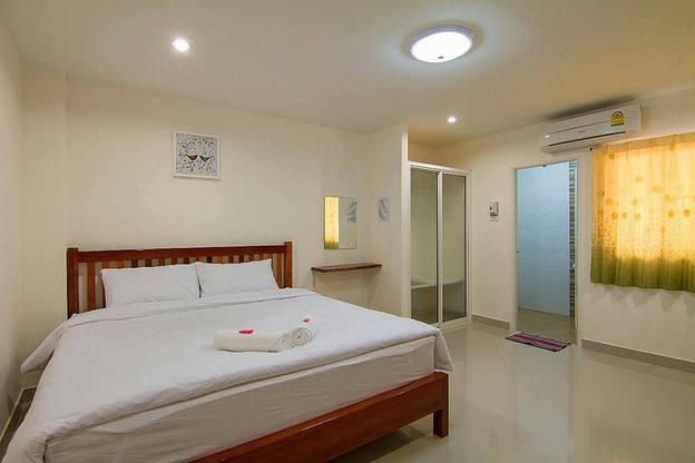 Condo — photo 2