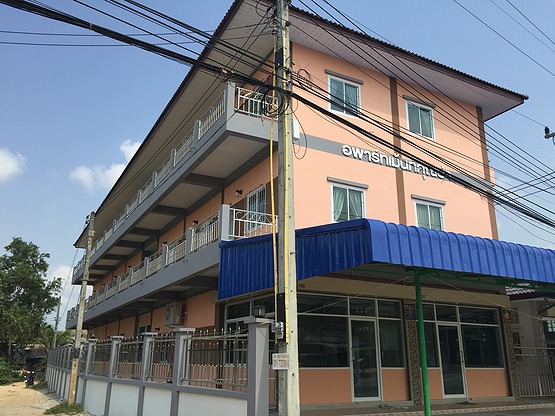 Condo — photo 1
