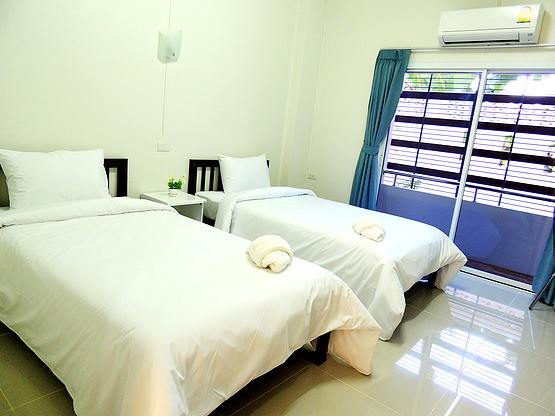 Condo — photo 2