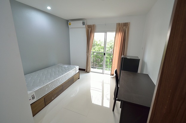 Condo · Watthana, bangkok — photo 2