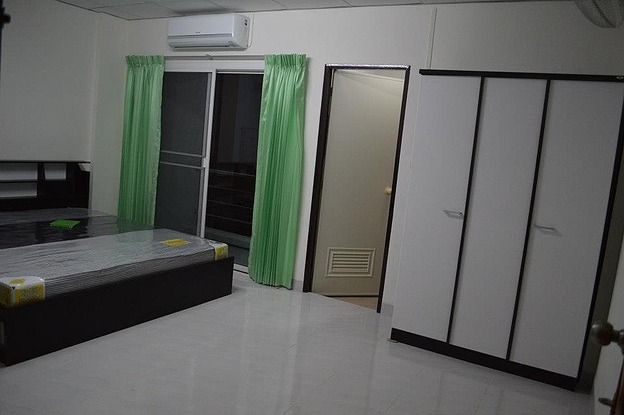 Condo — photo 1