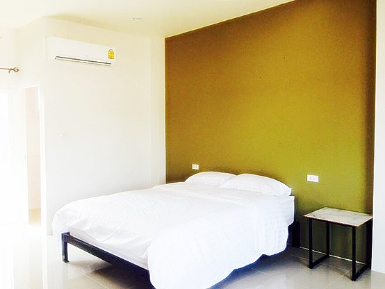 Condo — photo 1