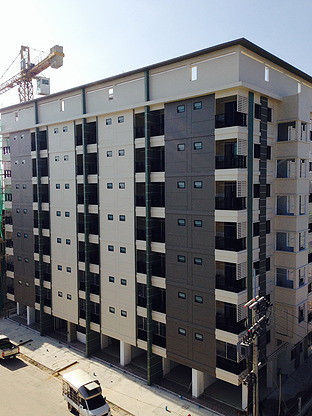 Condo — photo 1
