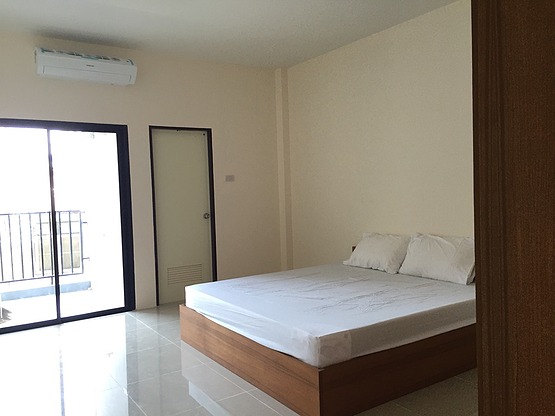 Condo · Mueang Chon Buri, chon_buri — photo 2