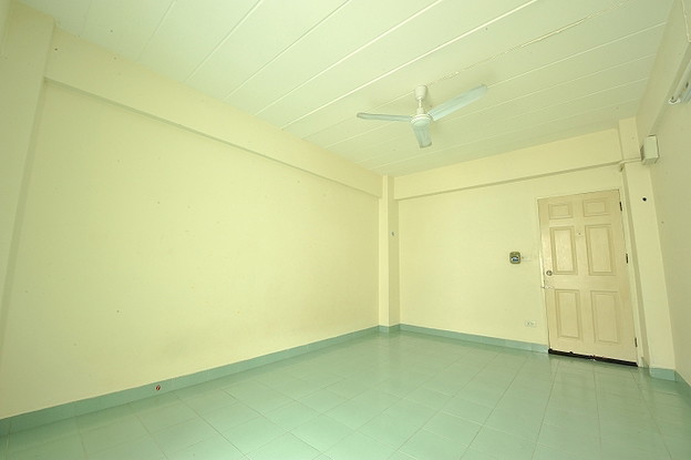 Condo — photo 2