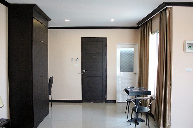 Condo — photo 5