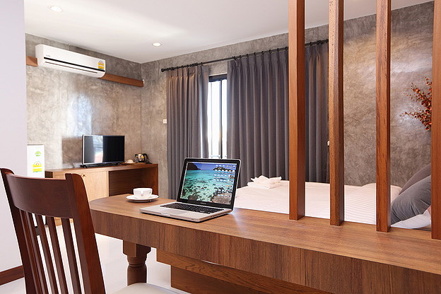 Condo — photo 1