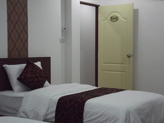 Condo — photo 3