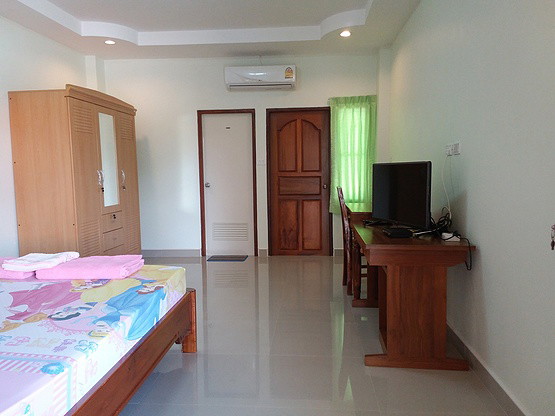 Condo — photo 2
