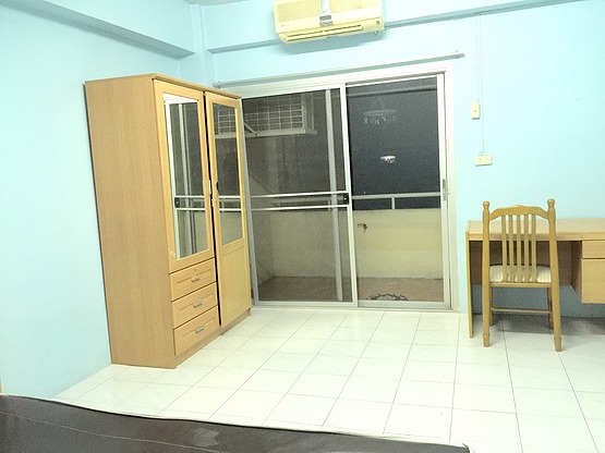 Condo · Phra Khanong, bangkok — photo 1