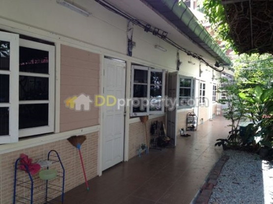 Condo · Mueang Chon Buri, chon_buri — photo 1