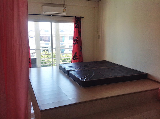Condo · Mueang Chon Buri, chon_buri — photo 1