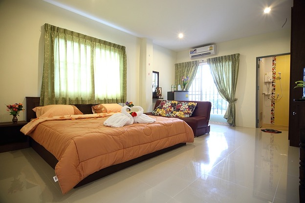 Condo — photo 2