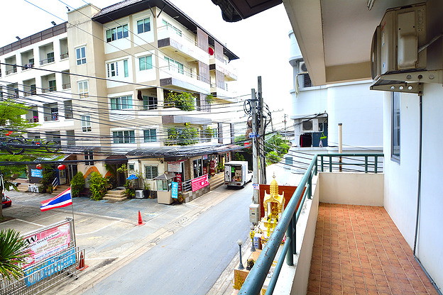 Condo · Khan Na Yao, bangkok — photo 4