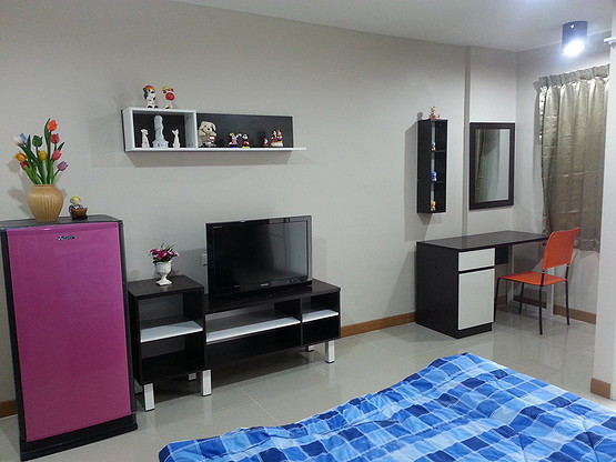 Condo · Huai Khwang, bangkok — photo 5