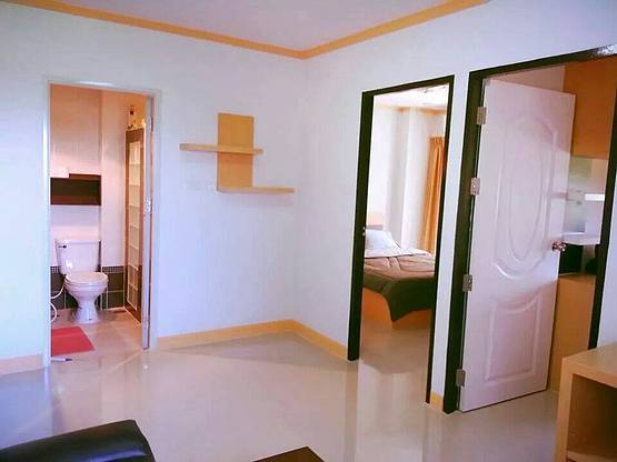 Condo · Mueang Chon Buri, chon_buri — photo 2