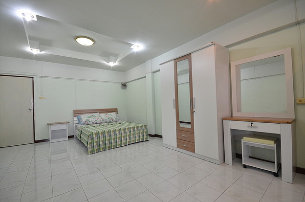 Condo · Mueang Nonthaburi — photo 1