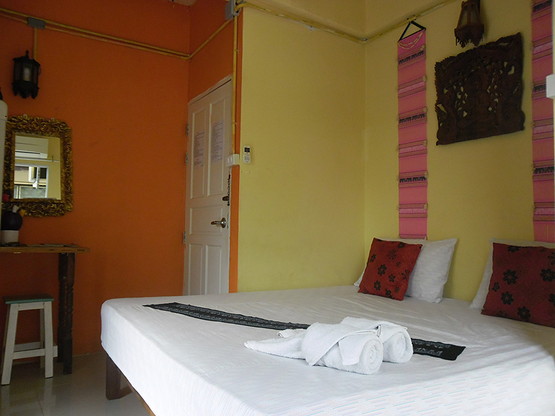 Condo · Bang Kapi, bangkok — photo 1