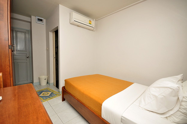 Condo · Bangkok Noi, bangkok — photo 1