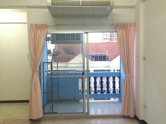Condo · Khlong Toei, bangkok — photo 2