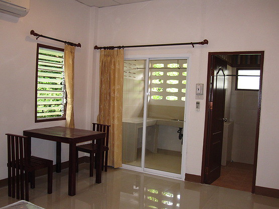 Condo — photo 1