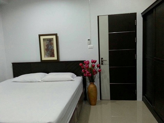 Condo — photo 2