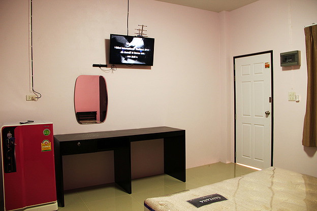 Condo — photo 2